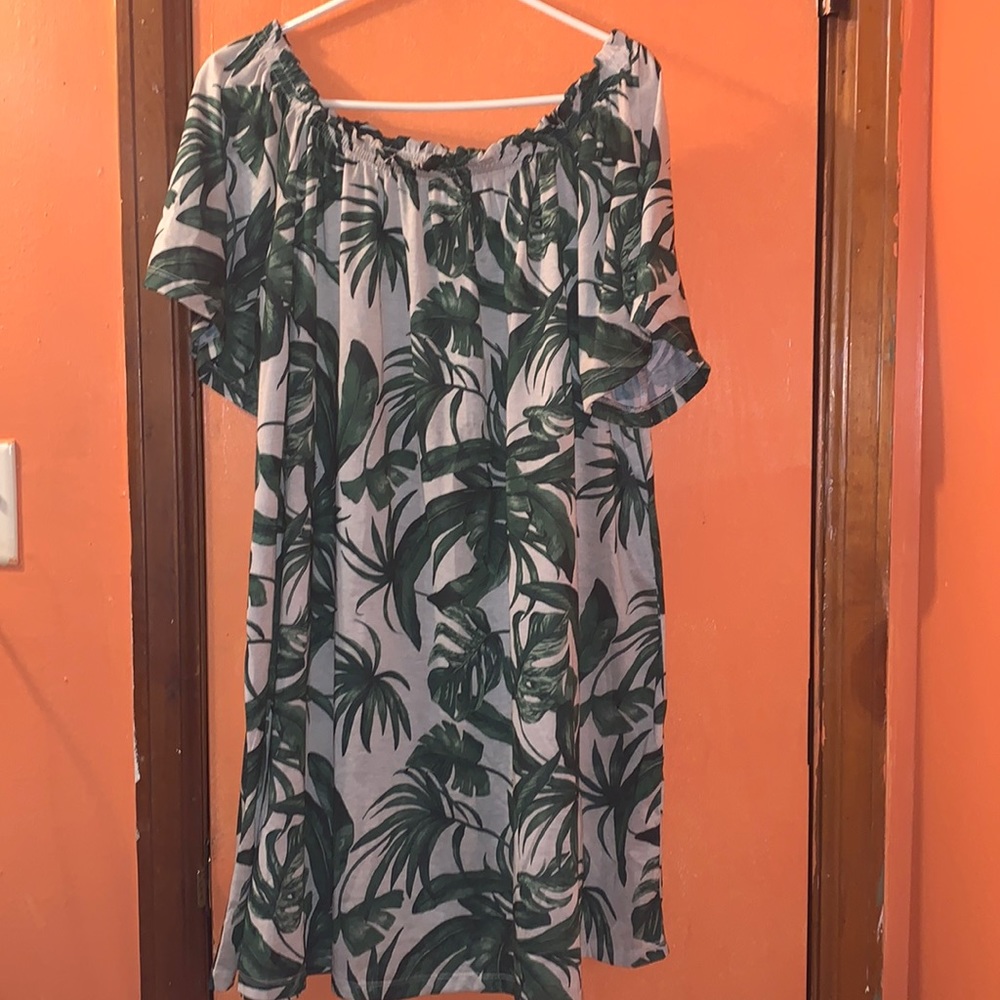 H&M Green Leaf Dress Sizes 1Medium n 1XL